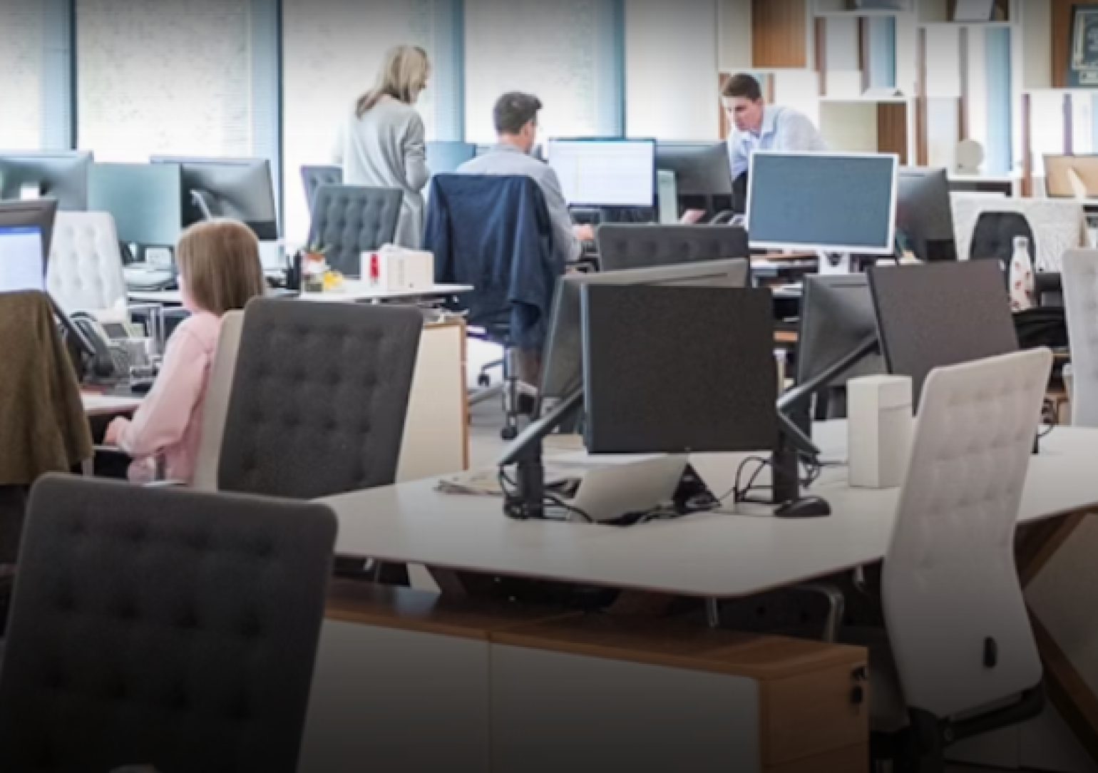 AI and algorithms at the workplace - Implications for labour markets and working conditions